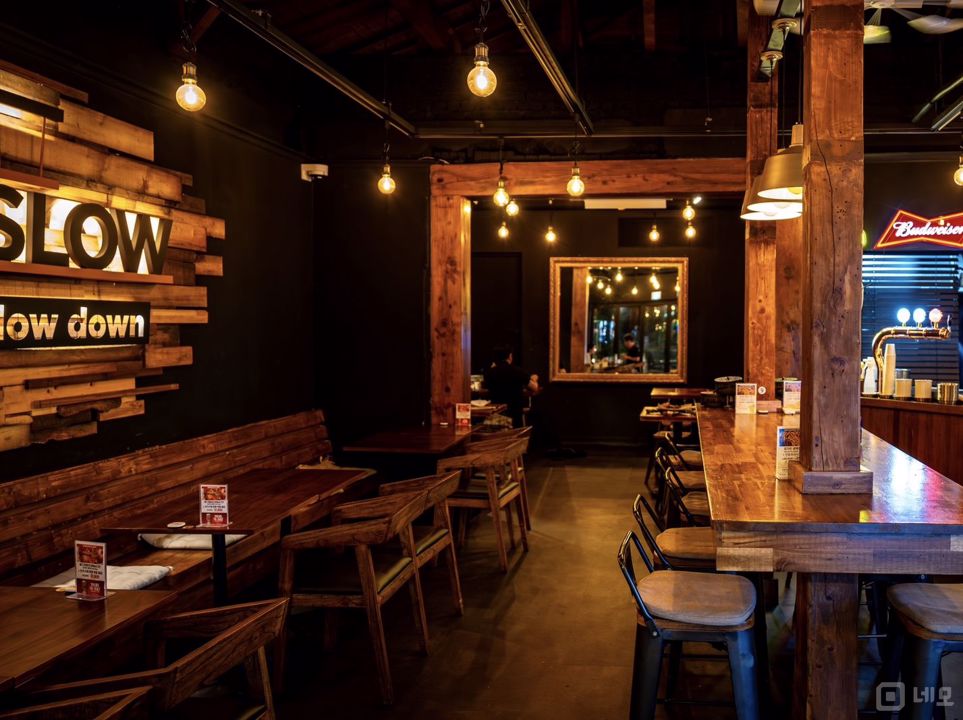 힙한 분위기, 인테리어 완비된 역촌동 전기구이 펍 매물의 1번째 사진