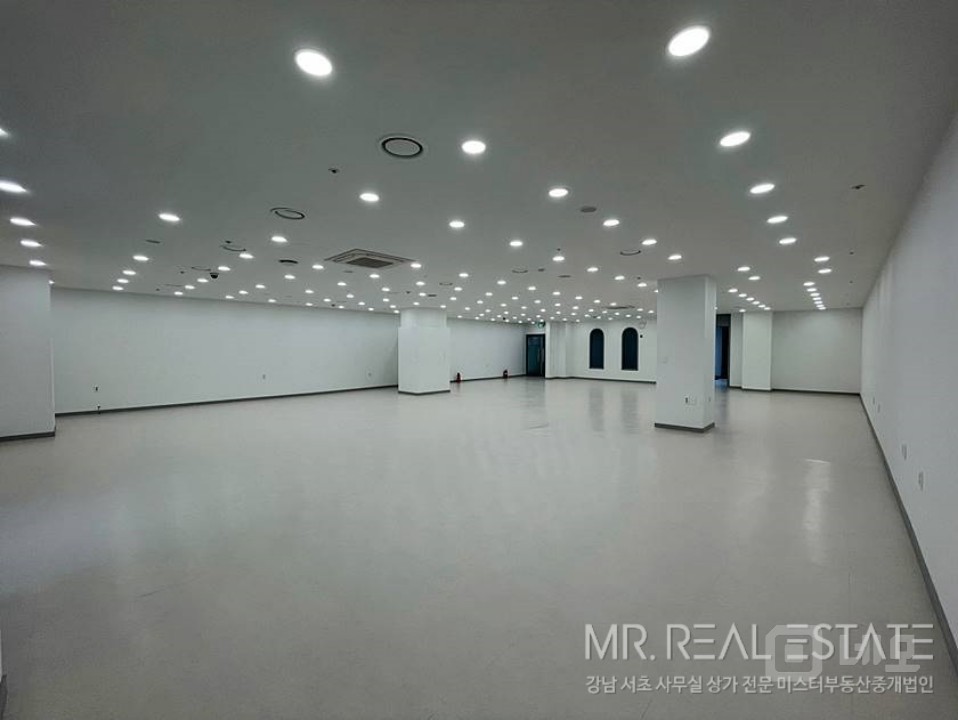 신논현역도보3분.초역세권.가성비사무실.단독출입구有 매물의 3번째 사진