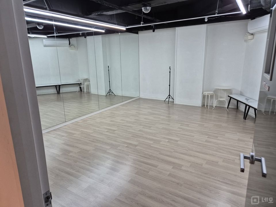 상암동 복합상권에 위치한 스튜디오 매물의 4번째 사진