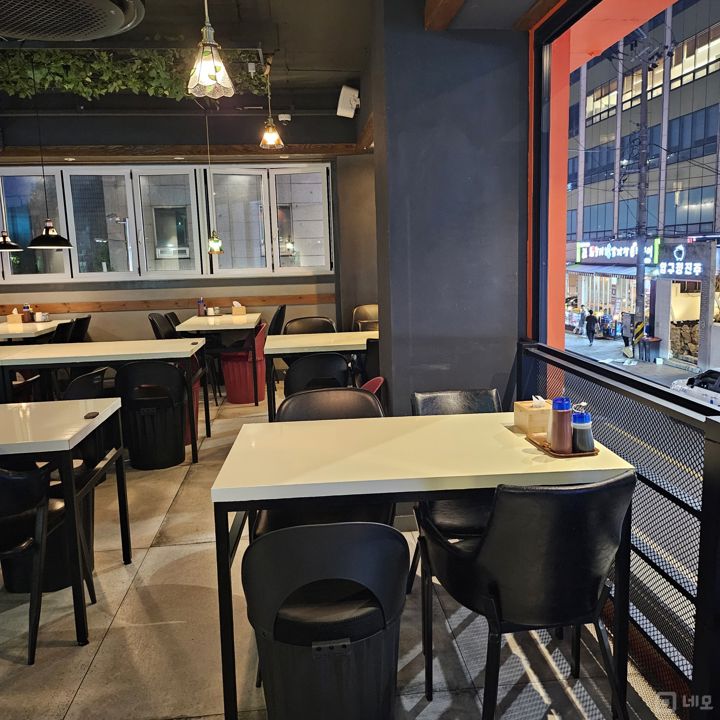 번화가 상권, 한남동에 위치한 2층 상가 임대 매물의 2번째 사진