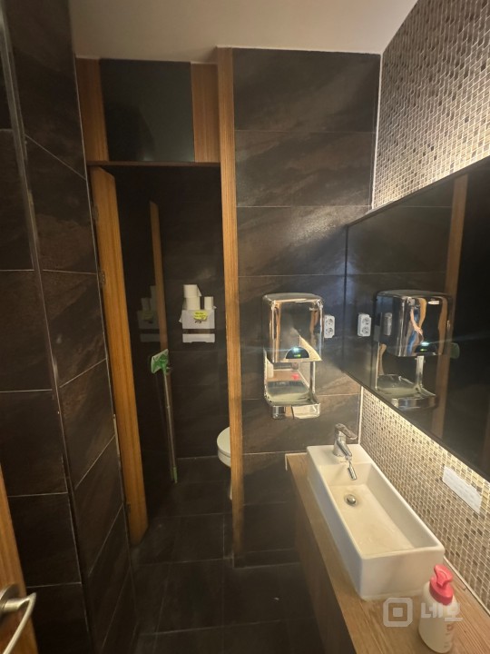 홍대 메인거리 이면 주택형 통임대 상가 테라스 단독사용 매물의 7번째 사진