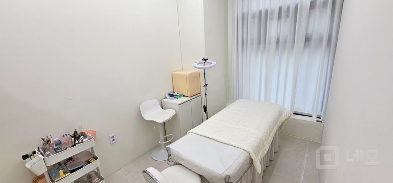 인테리어, 에어컨 완비 노출도 최고 2층 상가 매물의 6번째 사진