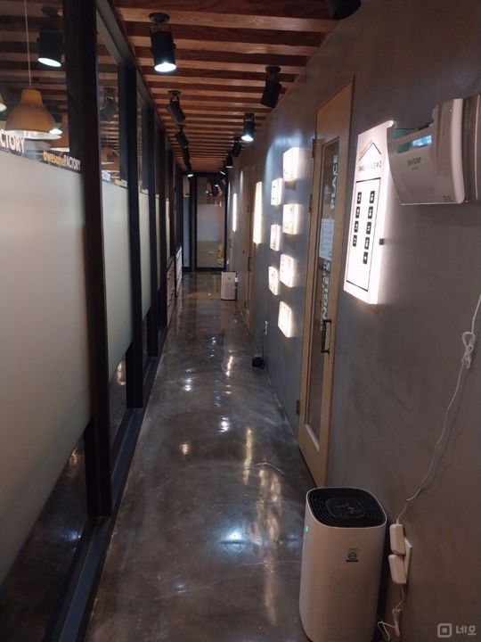서울대입구역 역세권, 시설 완비, 초,중,고등학교 가까운 스터디카페 매물의 8번째 사진