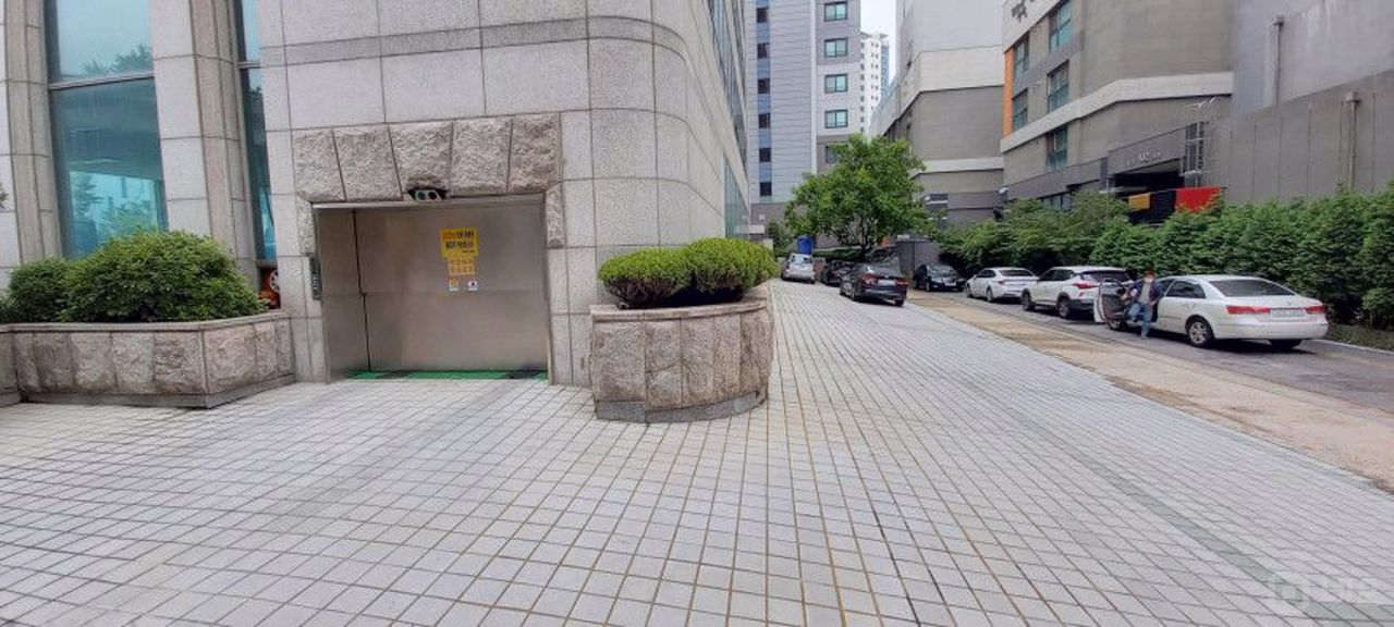 3호선 독립문역 도보 6분 이내 위치 널버고 깔끌한 사무실 임대 매물의 3번째 사진