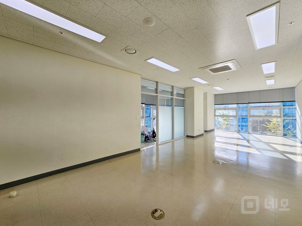 실28평 호실 간 공간분리, 저렴한 임대료, 즉시입주 매물의 2번째 사진