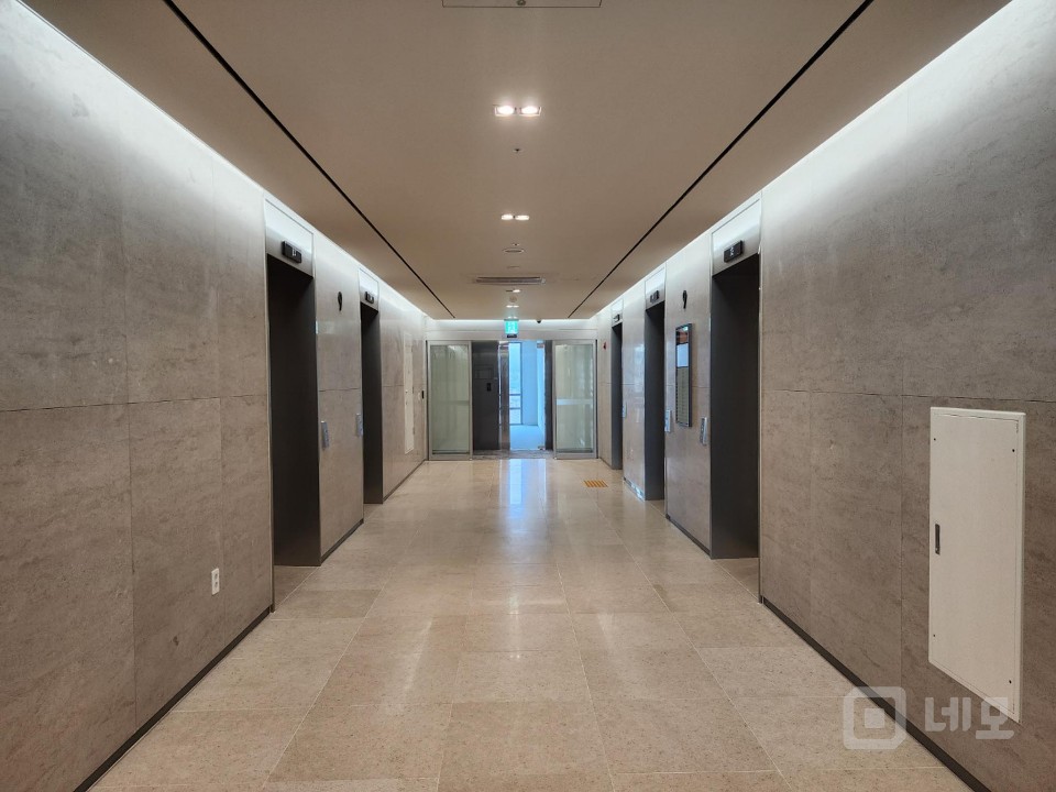 청량리역 바로 앞 역세권 프리미엄 오피스 기둥 없는 반듯한 호실 매물의 8번째 사진