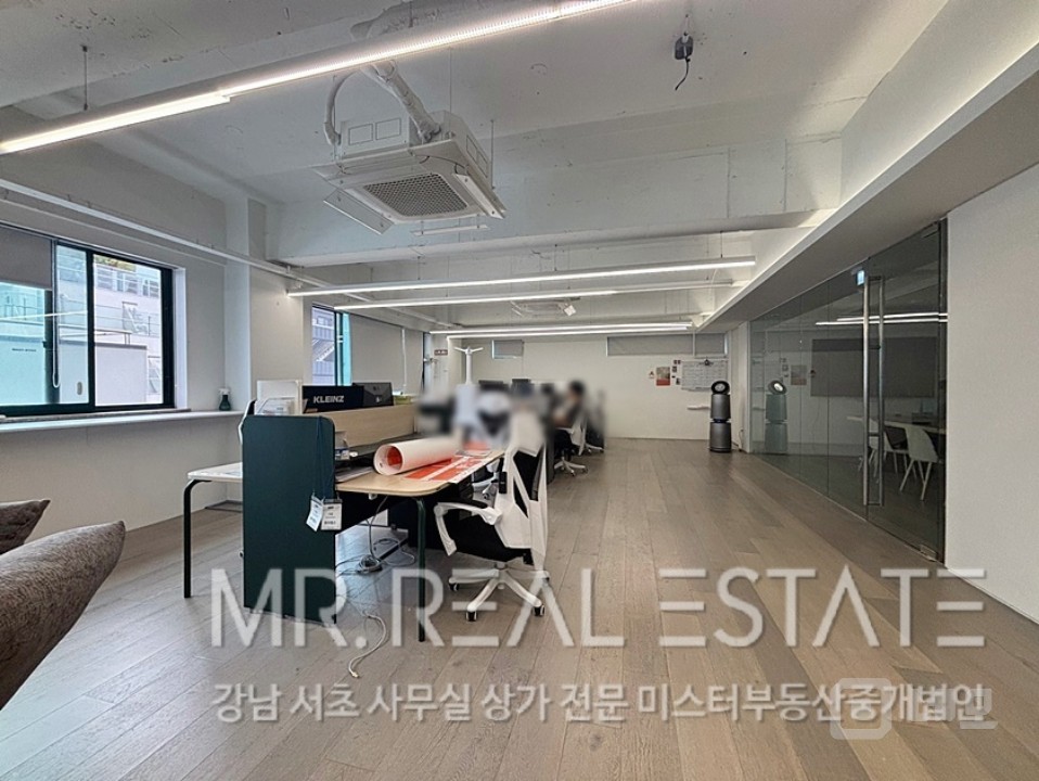 도산공원사거리.대로변.인테리어ACE사무실.발렛가능 매물의 12번째 사진