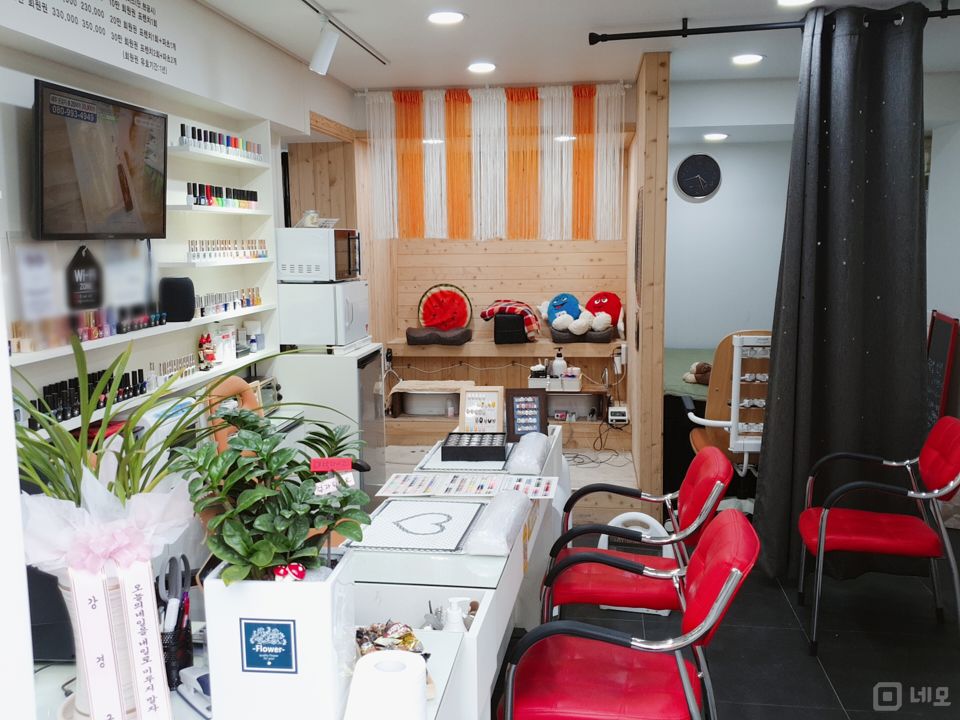 행당동 깔끔한 시설 및 인테리어 네일샵 매물의 1번째 사진