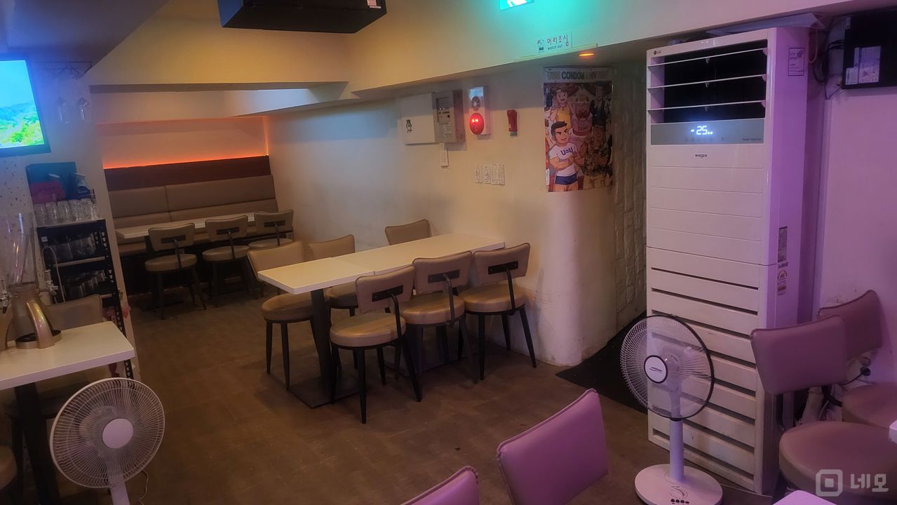 시설집기 포함, 인테리어 완비된 익선동 가라오케 매물의 2번째 사진