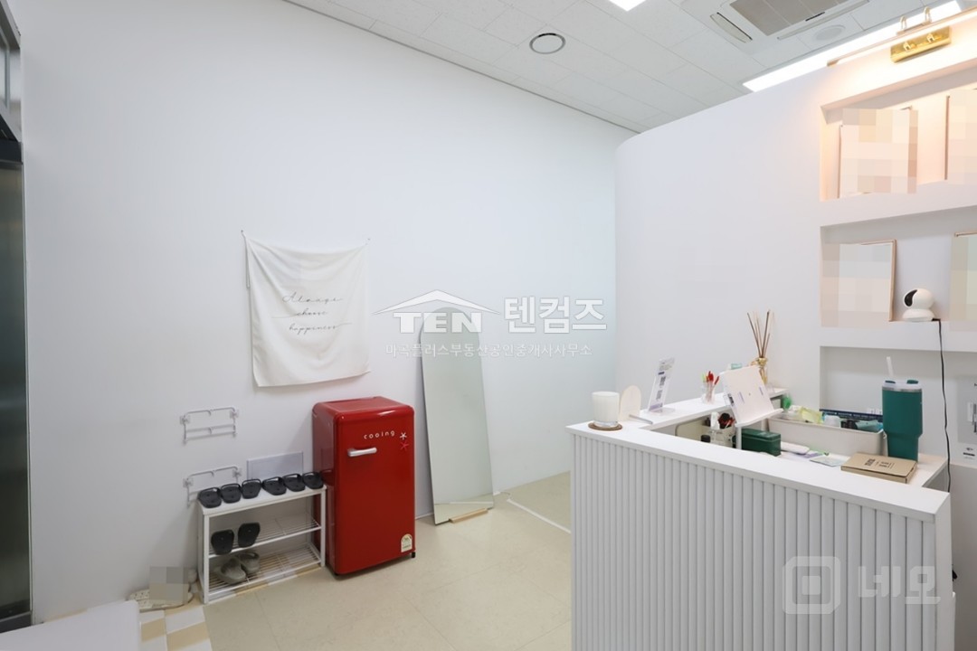 🎯실사용 10평, 뷰티샵 인테리어 완비, 개별 에어컨 설치됨 매물의 6번째 사진
