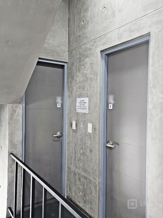 합정역 인근 40~50평대 사무실은 여기 매물의 11번째 사진