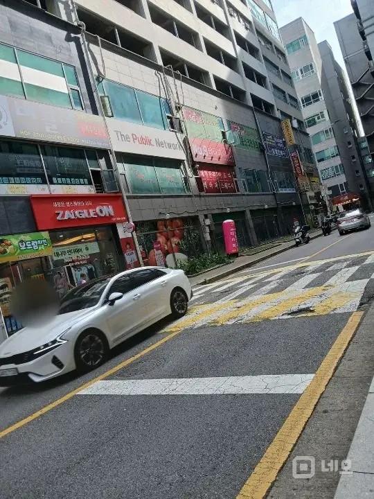 넓고 확트인매장  매물의 5번째 사진