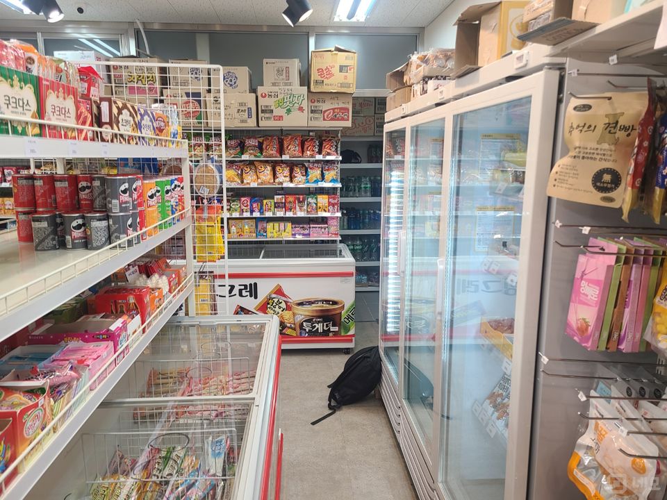 편의점 무인가게 아파트 단지 1층 입구 무권리 상가점포입니다 매물의 4번째 사진