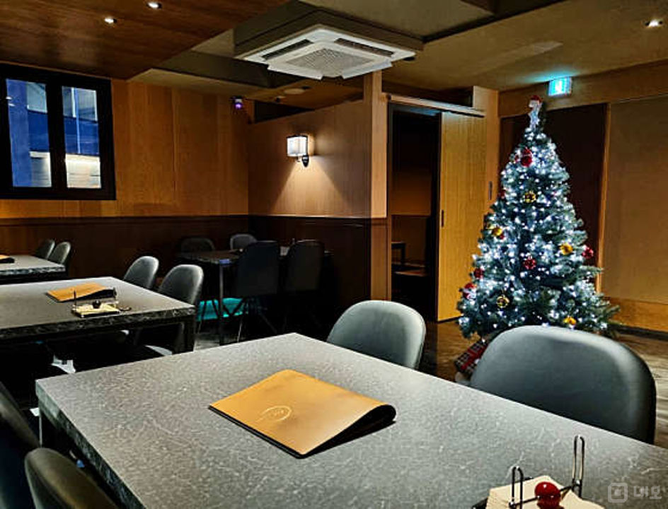 청담동 위치조건 뛰어난 요리주점 매물의 1번째 사진