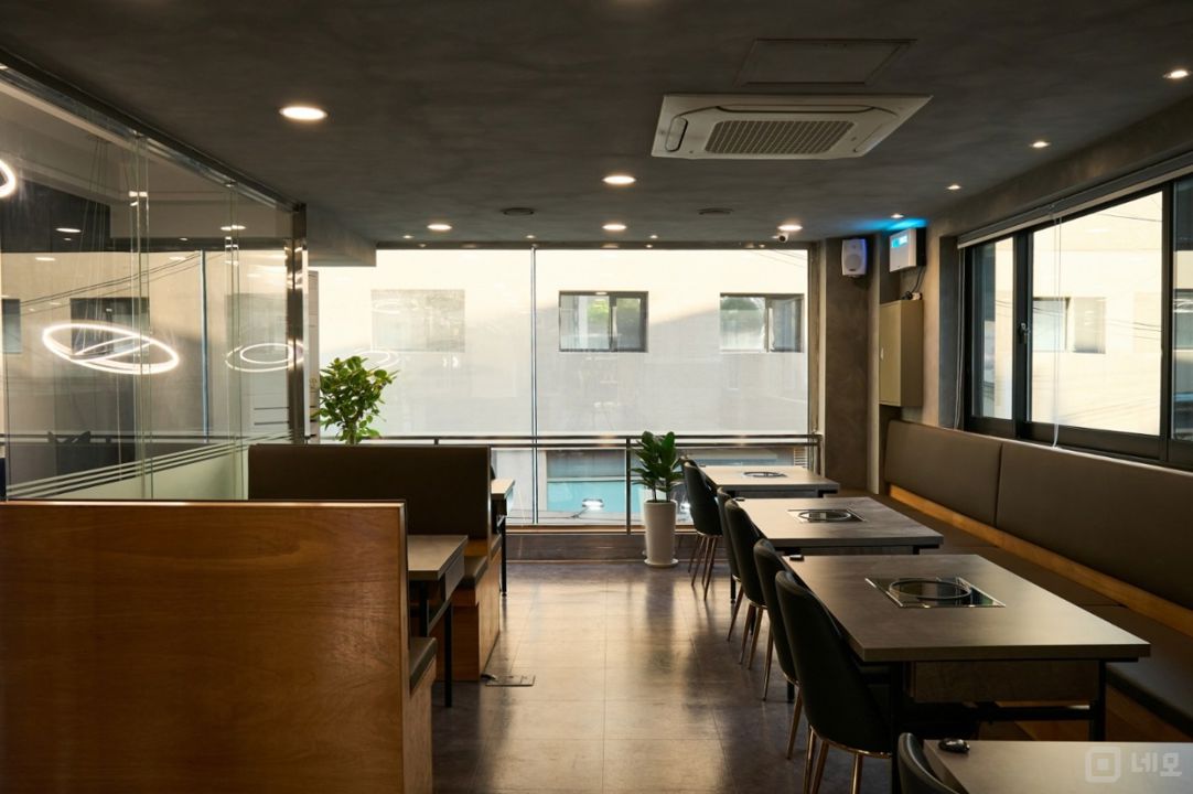 남산동1가 역세권, 인테리어 및 시설 최상 고깃집 매물의 3번째 사진