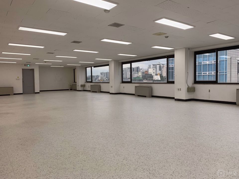 🏢 성북구청 바로 옆 대로변 약90평 넓은 사무실 🏢 매물의 4번째 사진