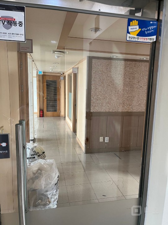 전 수학학원자리(교실/복사실 /내부 화장실시설 완비) 매물의 3번째 사진