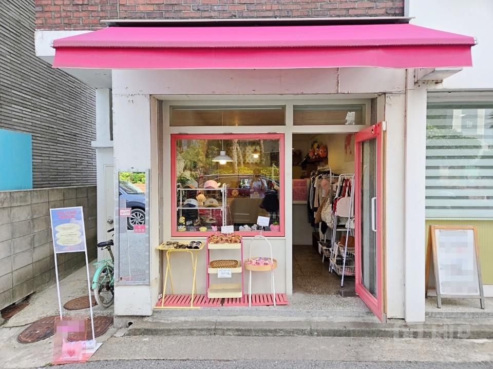 RYU 망리단길 인근 유동인구 많은 소형 1층 상가 매물의 1번째 사진