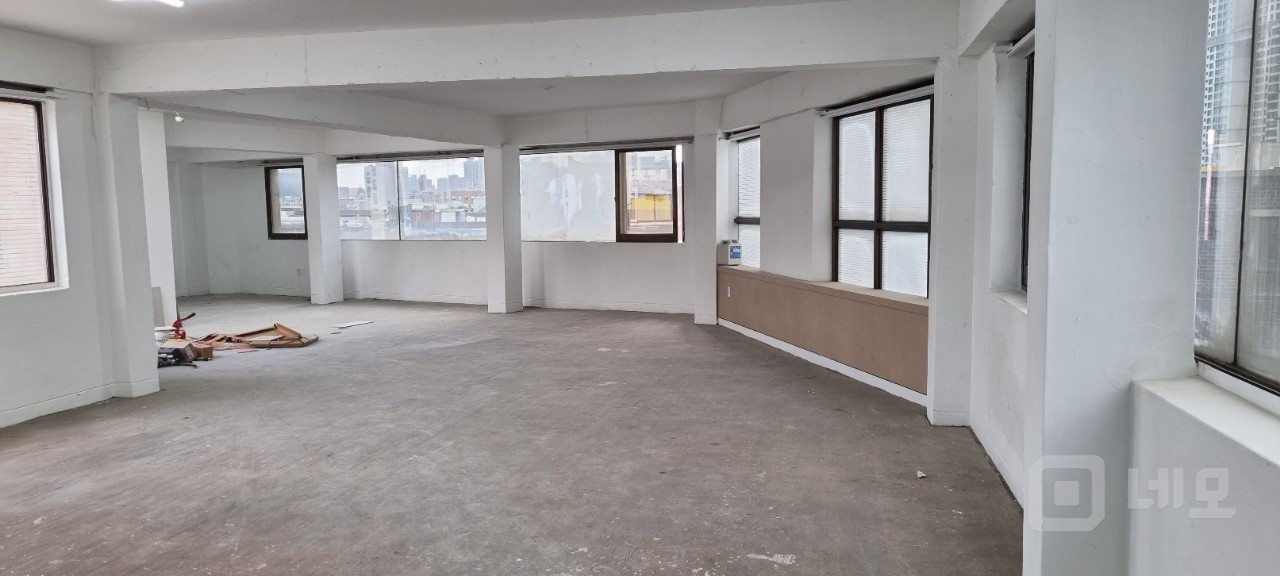 신당동 3분거리 4층 사무실,창고,공장,엘리베이터,주차가능 매물의 5번째 사진