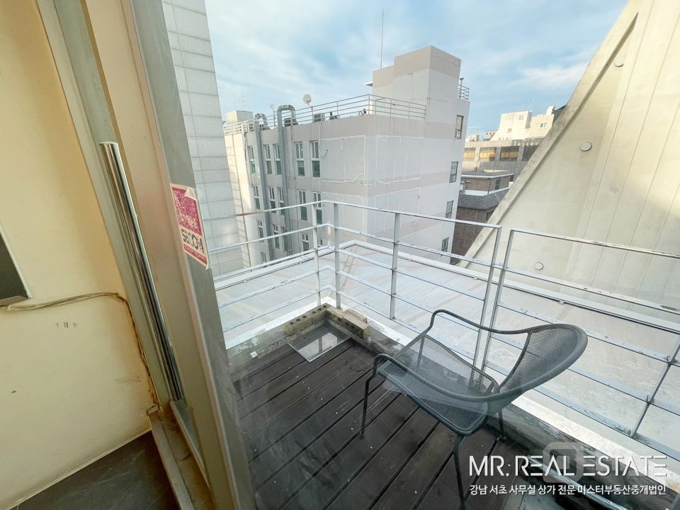 사진有.신사역8번인근.인테리어ACE.소형사무실 매물의 12번째 사진