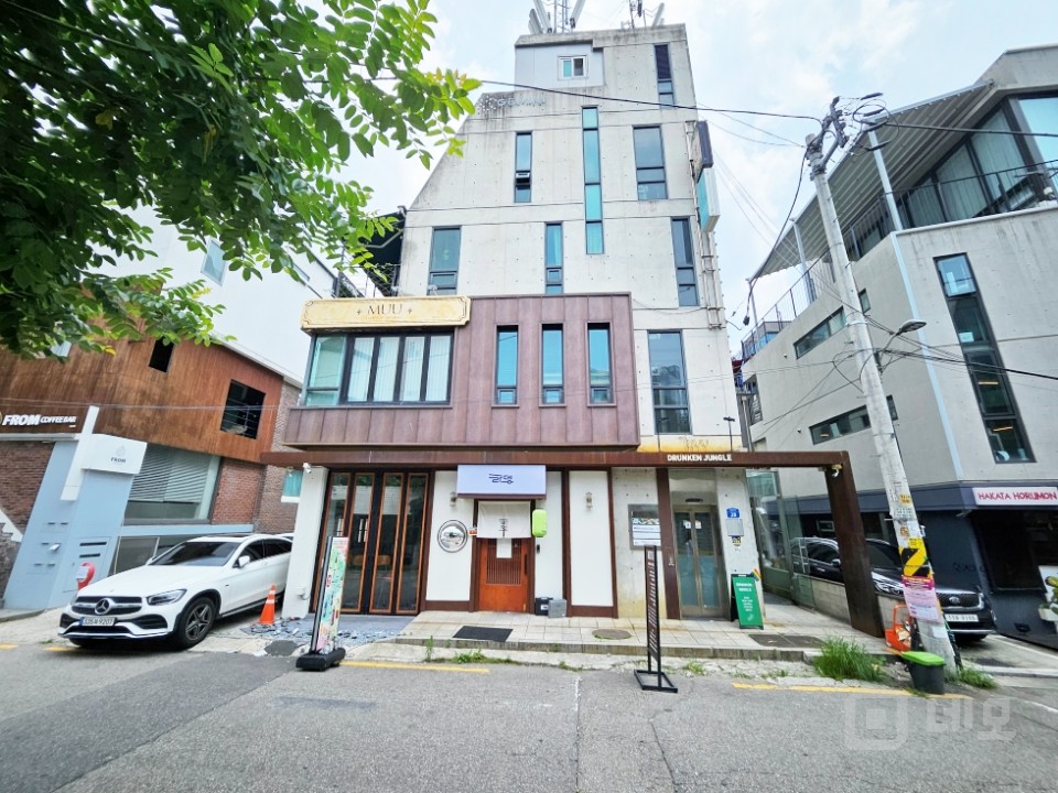 GATE 무권리 더블역세권 젠틀몬스터 인근 가시성 뛰어난 1층 매물의 4번째 사진