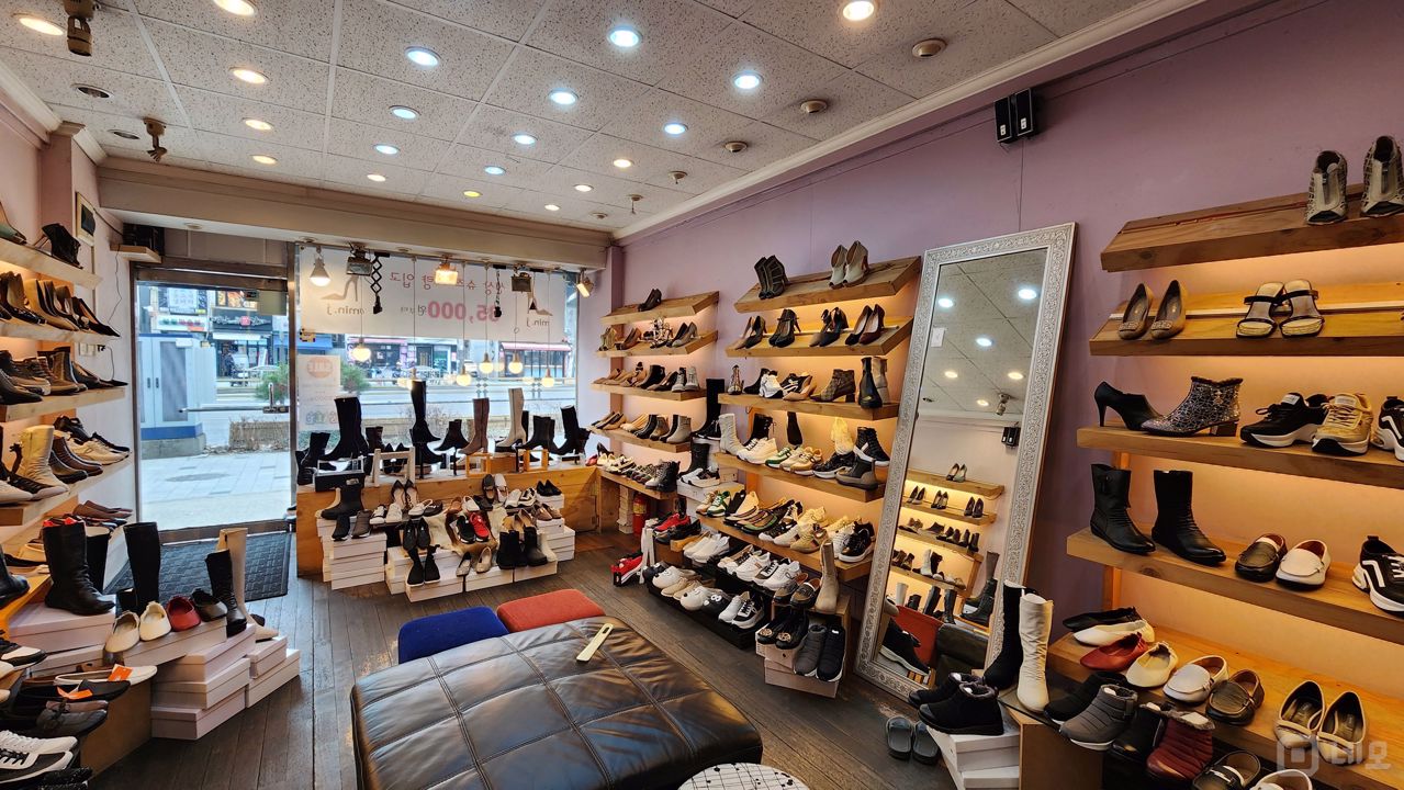 중화역 초역세권, 대로변 1층, 17년 영업, 단골고객 많은 신발 전문점 매물의 3번째 사진