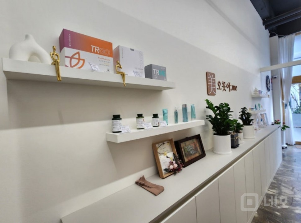 피부관리샵및  유사업종가능  예쁜 인테리어시설완비 매물의 1번째 사진