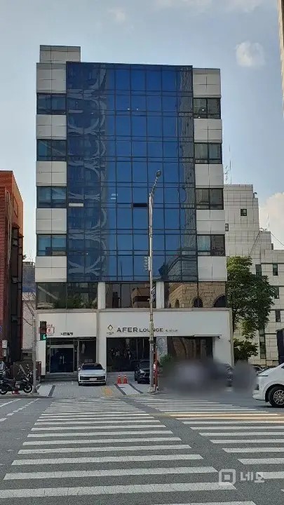 6 room 깨끗한 인테리어 갖춘 사무실 매물의 10번째 사진