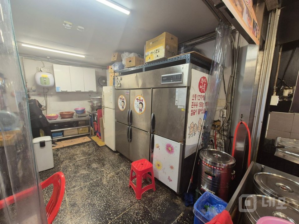 유동인구 많은 인헌시장 메인자리에 위치한 유명맛집 점포 매매 합니다 매물의 2번째 사진