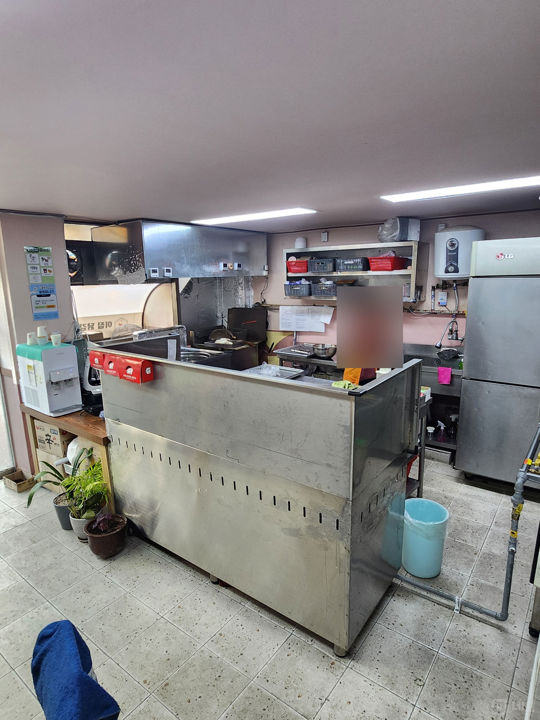 원미구 중동, 주택가상권에 위치한 1층 치킨전문점 매물의 1번째 사진