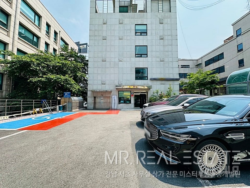 초역세권, ACE인테리어, 깔끔한 건물 외관 매물의 5번째 사진