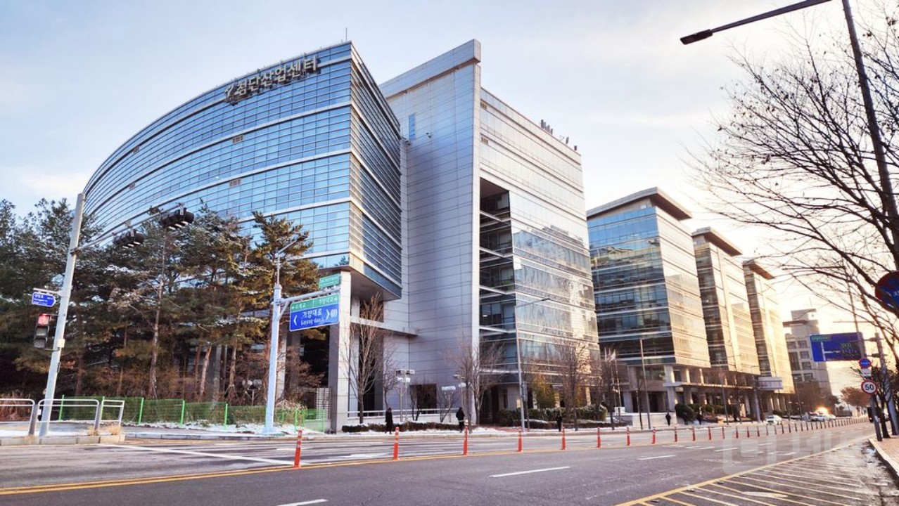 DMC첨단산업센터 212-1호 (DMC지원시설) 매물의 4번째 사진