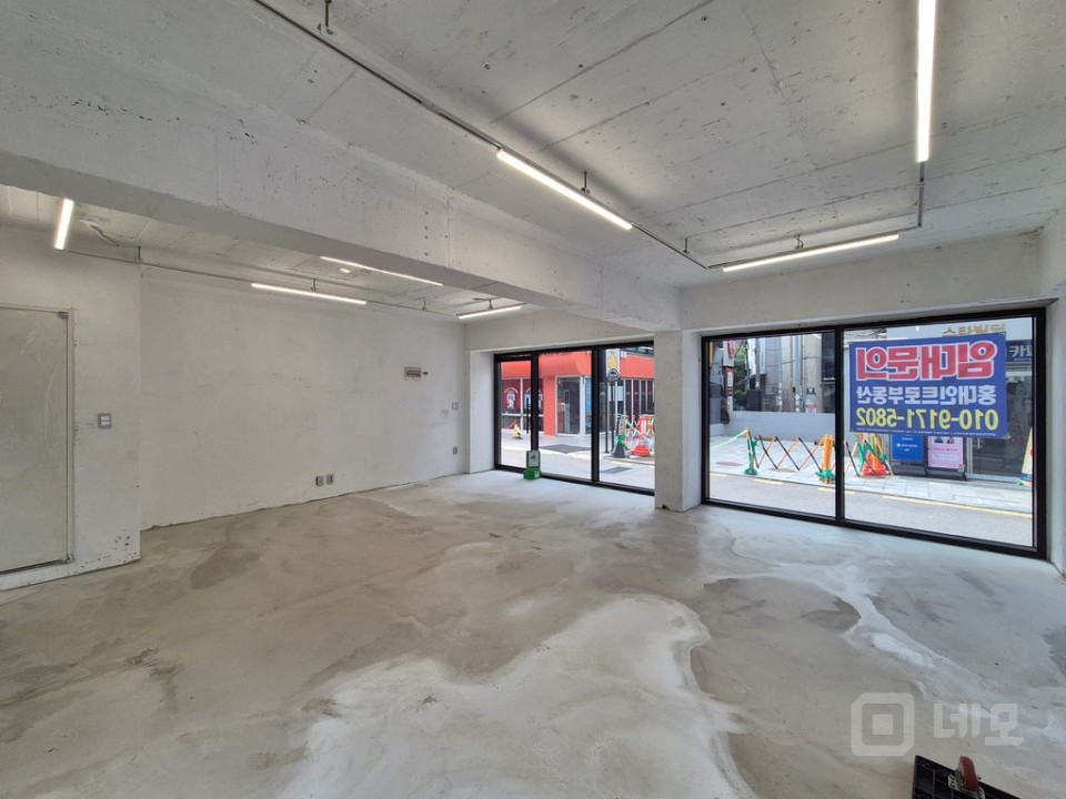 홍대 레드로드 메인라인 무권리 1층 상가 매물의 6번째 사진