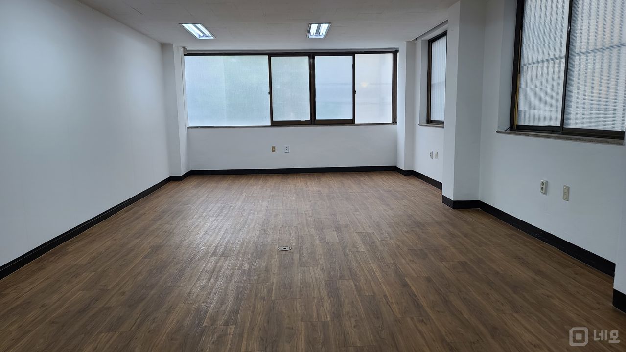 조용하고 아담한 사무실 임대 매물의 2번째 사진
