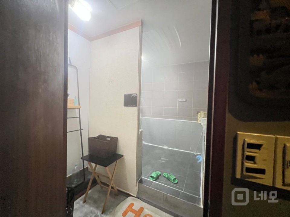 안산 이동 한대앞역 로데오 상권 대로변 2층 상가 마사지 삽임대 매물의 6번째 사진