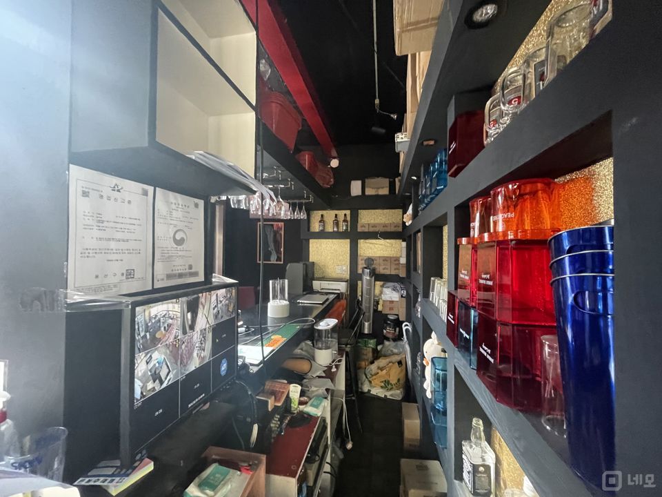 이태원 메인거리 인근 골목에 위치한 2층 바 매장 매물의 4번째 사진
