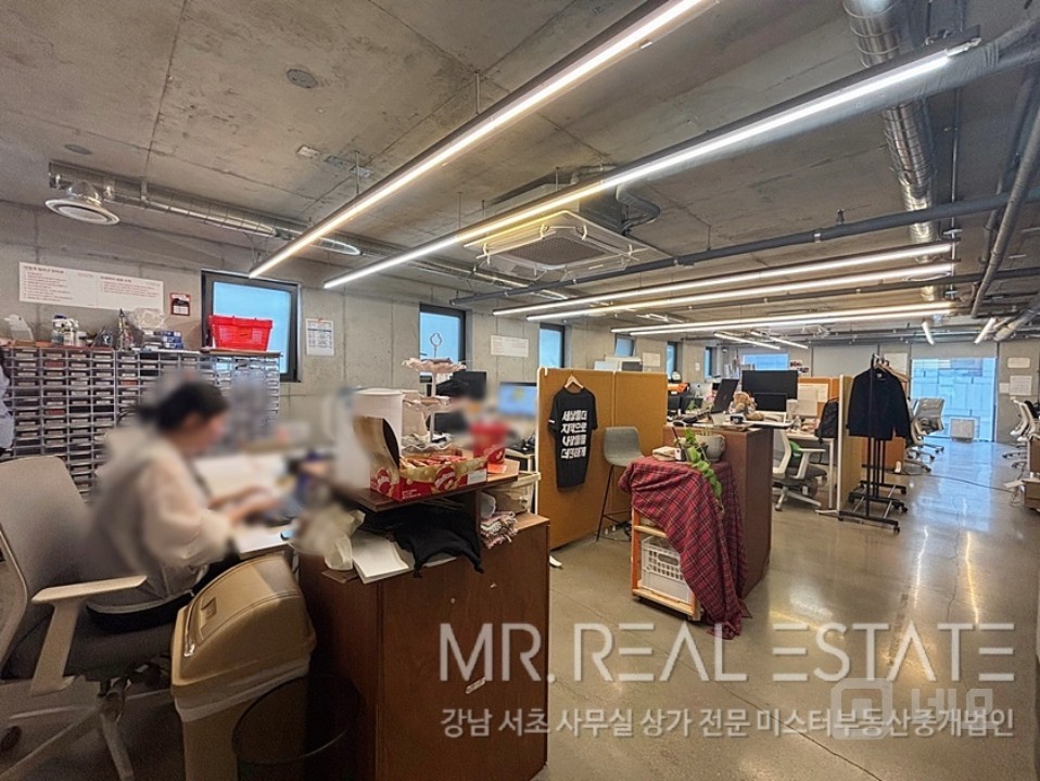 강남역코앞.초역세권.인테리어ACE사무실.무료1대.뷰맛집 매물의 8번째 사진
