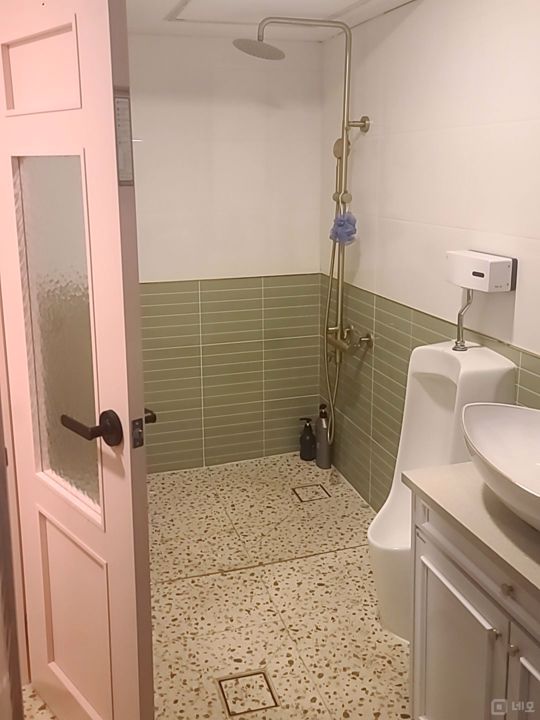 관리가 너무 잘 된 청파동3가 노래주점 매물의 6번째 사진