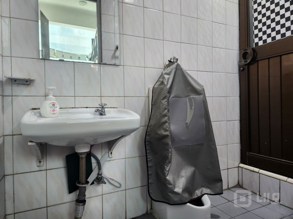 분리된 사무·상담실 구조로 행정 운영 편리한 구조 매물의 6번째 사진