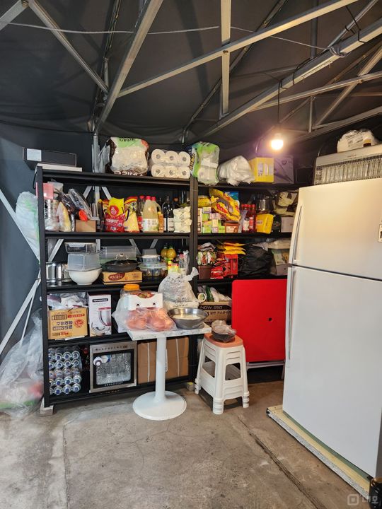 신월동 주거지역 위치, 깔끔한 인테리어, 주방 시설 완비된 실내포차 매물의 6번째 사진