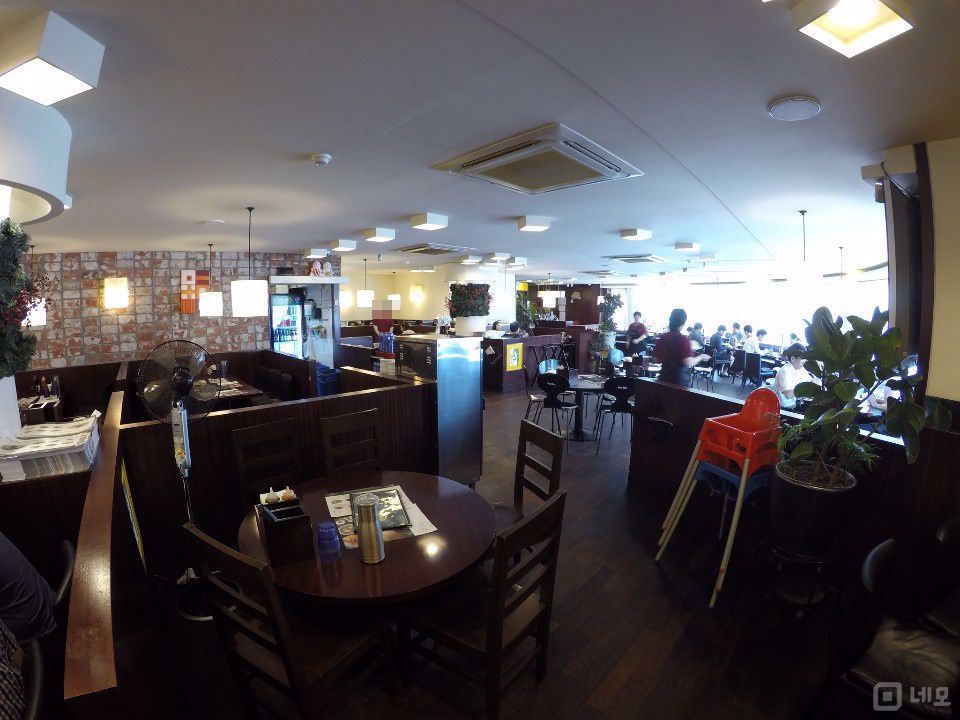 서초구에 있는 베트남 음식점 임대 매물입니다 매물의 2번째 사진
