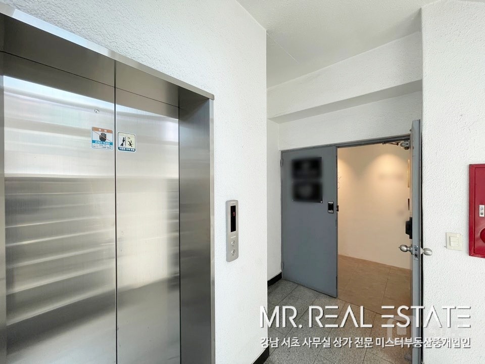 강남구청역도보1분.메이크업샵.발렛가능 매물의 14번째 사진