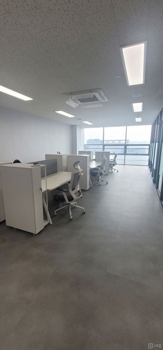 업종 구분없는 근생 사무실입니다.  매물의 3번째 사진