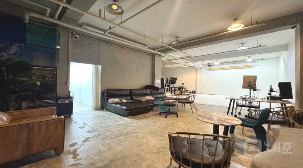 선정릉역 도보3분이내 위치한 가성비 좋은 지하 스튜디오 매물!! 매물의 5번째 사진