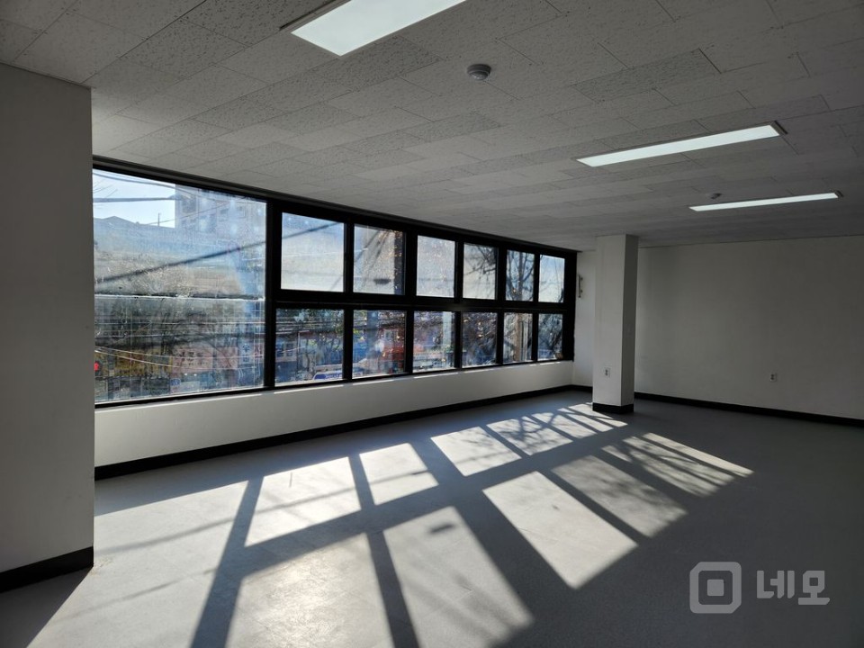 신축급 2층 공실사무실 내외관 깨끗합니다 빠른입주 가능합니다 매물의 5번째 사진