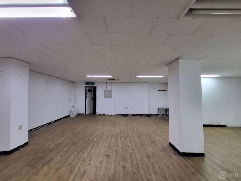 버스정류장 도보 3분 이내 즉시 입주 가능한 사무실 매물의 4번째 사진
