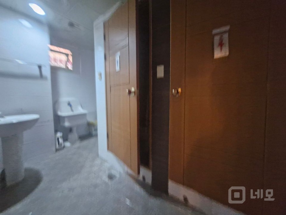 ☕ 반포동 감성 카페 창업 기회! 권리양도 (가시성 우수한 코너 상가) 매물의 5번째 사진