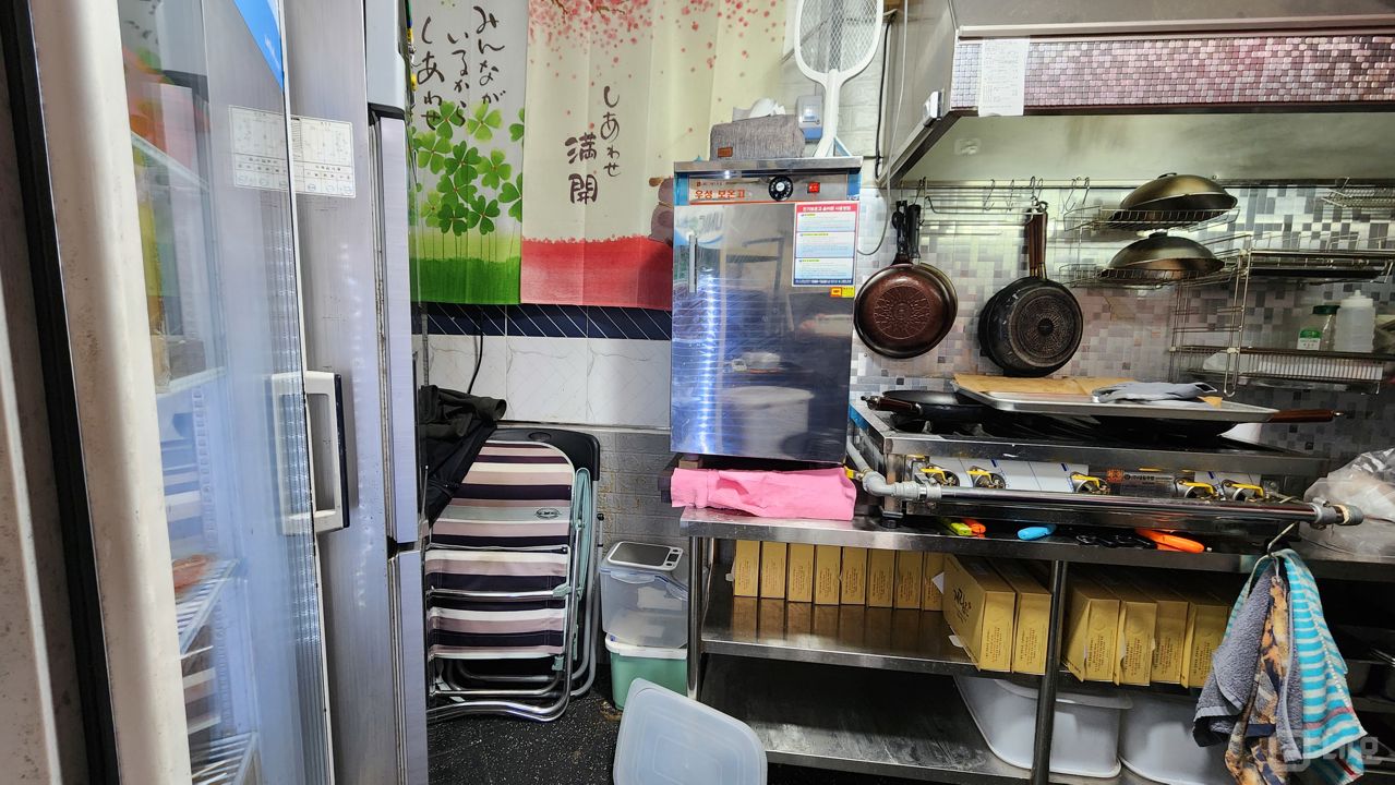 방배동 이수역 초역세권, 주방 시설 완비, 매출 좋은 치킨집 매물의 3번째 사진