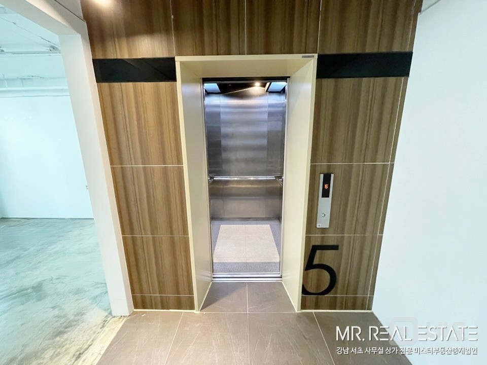 사진有.신사역8번인근.인테리어ACE.소형사무실 매물의 13번째 사진