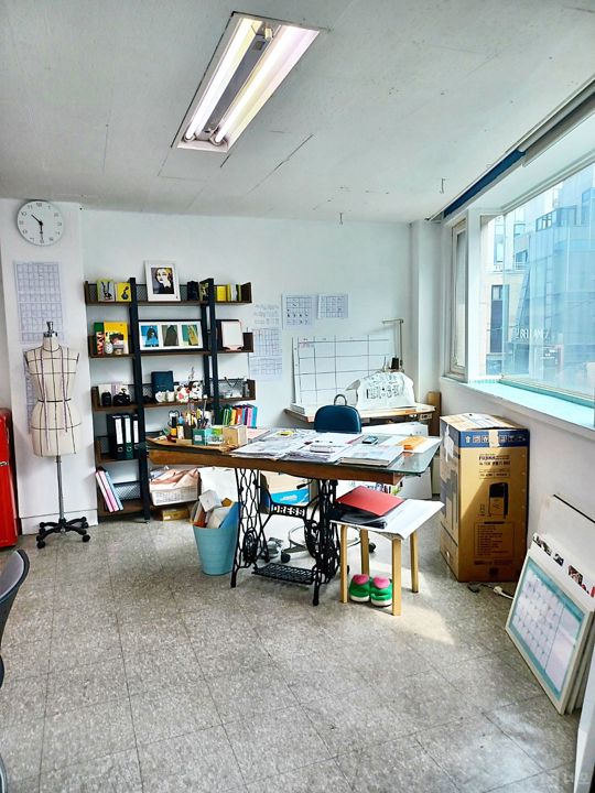 🌈세로수길 메인 이 월세로 절대 살 수 없는 통유리 채광🌈 매물의 1번째 사진